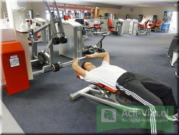 Fout: Ellebogen naar buiten bij extension